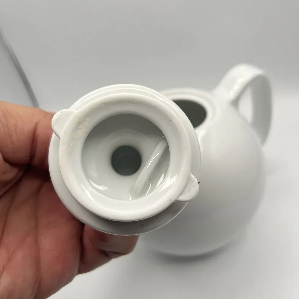Crate & Barrel Segaform 6 Cup Glazed White Teapot with Lid